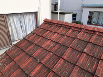 神奈川県鶴見区 屋根点検　汚れが酷い