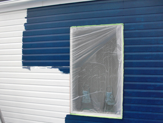 神奈川県横浜市鶴見区　外壁塗装工事　中塗り　ルーフマイルドSi