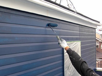 屋根塗装工事　外壁塗装工事　上塗り　ルーフマイルドSI