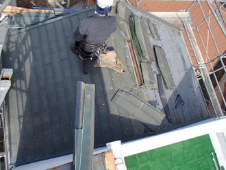 神奈川県横浜市鶴見区　屋根葺き替え工事　足場架設