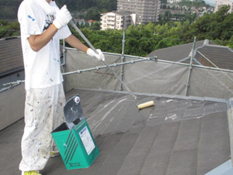 神奈川県横須賀市　屋根塗装　外壁塗装　ヤネMシリコン　下塗り