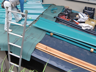 神奈川県　藤沢市 屋根カバー工法　瓦棒葺き